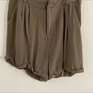 Shinestar army green dress shorts